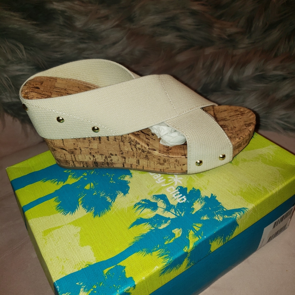 Sandals - Picture 2 of 2